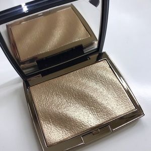 Anastasia Beverly Hills Amrezy Highlighter